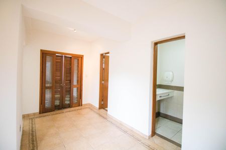 Casa à venda com 200m², 4 quartos e 3 vagas Casa à venda com 200m², 4 quartos e 3 vagasHall de Entrada