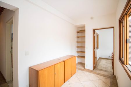 Casa à venda com 200m², 4 quartos e 3 vagas Casa à venda com 200m², 4 quartos e 3 vagasCloset da suíte