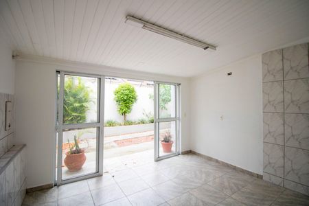 Casa à venda com 200m², 4 quartos e 3 vagas Casa à venda com 200m², 4 quartos e 3 vagasCozinha