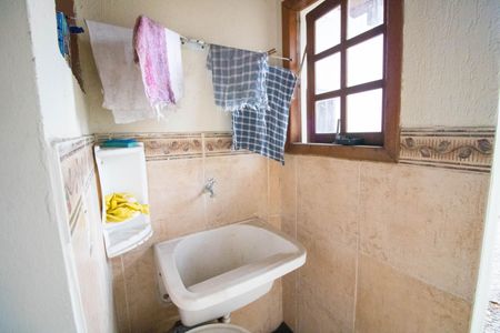 Casa à venda com 200m², 4 quartos e 3 vagas Casa à venda com 200m², 4 quartos e 3 vagasÁrea de Serviço