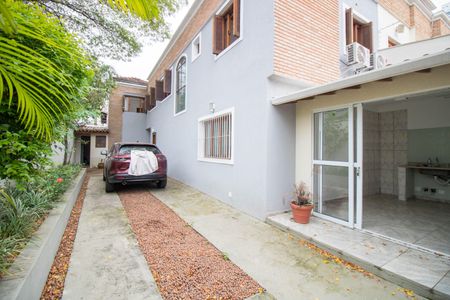Casa à venda com 200m², 4 quartos e 3 vagas Casa à venda com 200m², 4 quartos e 3 vagasGaragem