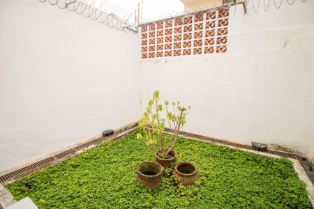 Casa à venda com 200m², 4 quartos e 3 vagas Casa à venda com 200m², 4 quartos e 3 vagasÁrea comum