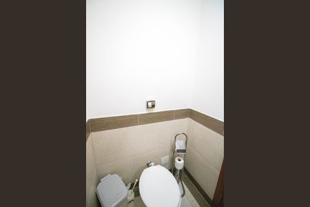 Casa à venda com 200m², 4 quartos e 3 vagas Casa à venda com 200m², 4 quartos e 3 vagasBanheiro 1