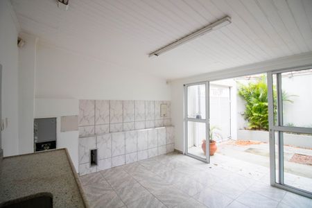 Casa à venda com 200m², 4 quartos e 3 vagas Casa à venda com 200m², 4 quartos e 3 vagasCozinha