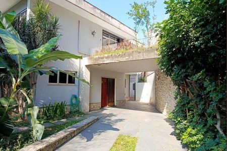 Casa à venda com 231m², 3 quartos e 3 vagasFoto 01
