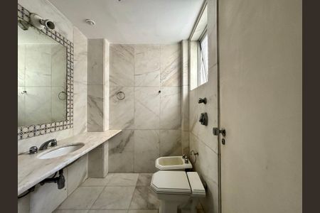 Apartamento à venda com 116m², 3 quartos e 1 vagaBanheiro social