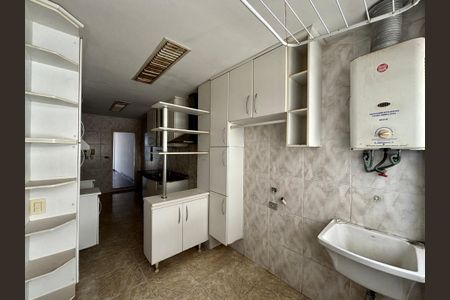 Apartamento à venda com 116m², 3 quartos e 1 vagaÁrea de Serviço