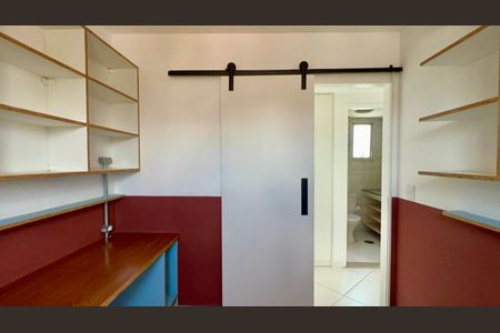 Apartamento para alugar com 72m², 2 quartos e 2 vagasQuarto