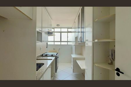 Apartamento para alugar com 72m², 2 quartos e 2 vagasCozinha
