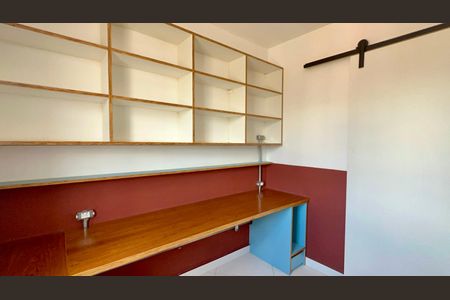 Apartamento para alugar com 72m², 2 quartos e 2 vagasQuarto