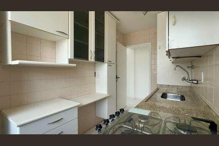 Apartamento para alugar com 72m², 2 quartos e 2 vagasCozinha