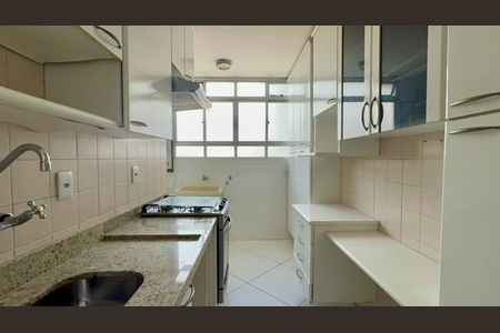 Apartamento para alugar com 72m², 2 quartos e 2 vagasCozinha