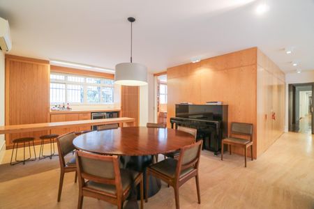 Apartamento à venda com 240m², 3 quartos e 2 vagasSala