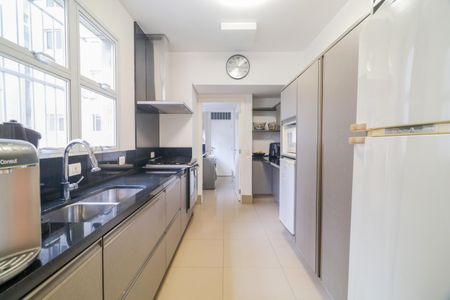 Apartamento à venda com 240m², 3 quartos e 2 vagasCozinha
