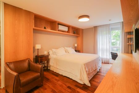 Apartamento à venda com 240m², 3 quartos e 2 vagasSuíte 3