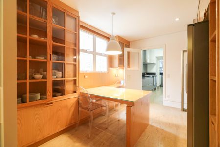 Apartamento à venda com 240m², 3 quartos e 2 vagasCopa