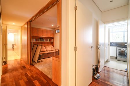 Apartamento à venda com 240m², 3 quartos e 2 vagasCorredor