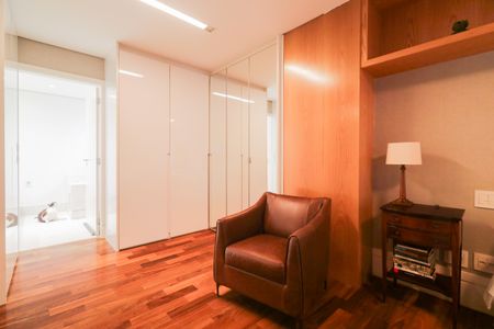 Apartamento à venda com 240m², 3 quartos e 2 vagasSuíte 3