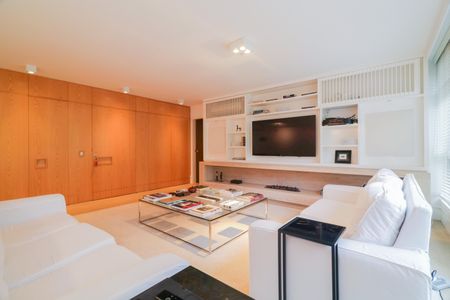 Apartamento à venda com 240m², 3 quartos e 2 vagasSala