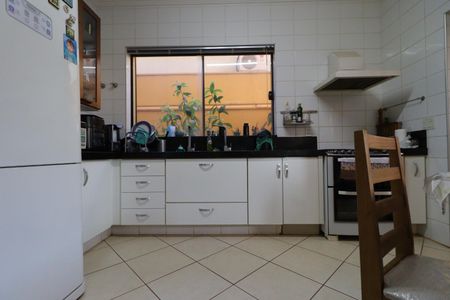 Casa de condomínio para alugar com 240m², 5 quartos e 2 vagasCozinha