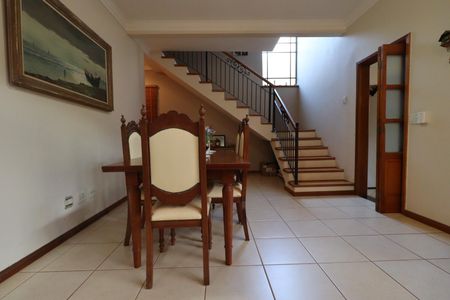 Sala de casa de condomínio para alugar com 5 quartos, 240m² em Residencial Villa Florenca, Ribeirão Preto