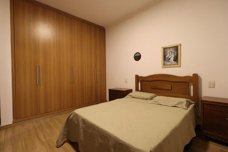 Casa de condomínio para alugar com 240m², 5 quartos e 2 vagasSuíte 1