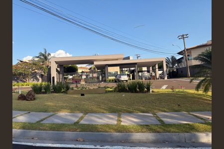 Casa de condomínio para alugar com 240m², 5 quartos e 2 vagasFachada