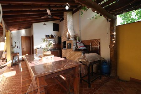 Casa de condomínio para alugar com 240m², 5 quartos e 2 vagasÁrea gourmet