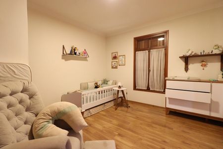 Casa de condomínio para alugar com 240m², 5 quartos e 2 vagasSuíte 3