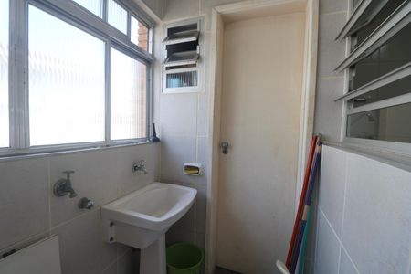 Apartamento para alugar com 70m², 2 quartos e 1 vagaÁrea de Serviço