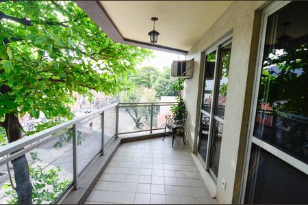 Apartamento à venda com 110m², 3 quartos e 2 vagasSala