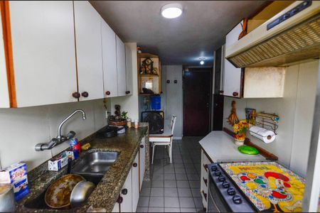 Apartamento à venda com 110m², 3 quartos e 2 vagasCozinha