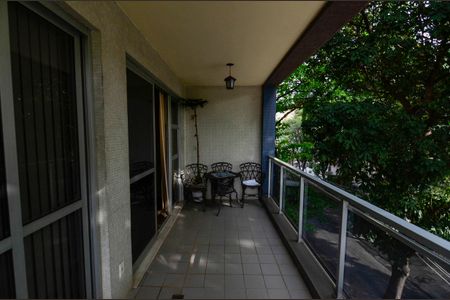 Apartamento à venda com 110m², 3 quartos e 2 vagasSala