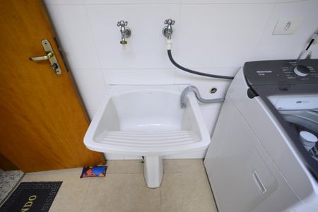 Casa à venda com 111m², 3 quartos e 2 vagasÁrea de Serviço