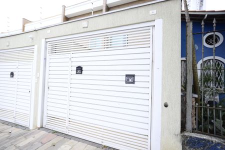 Casa à venda com 111m², 3 quartos e 2 vagasFachada