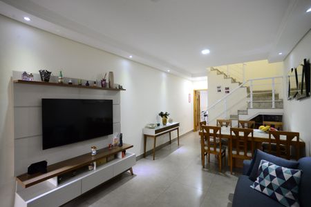 Casa à venda com 111m², 3 quartos e 2 vagasSala