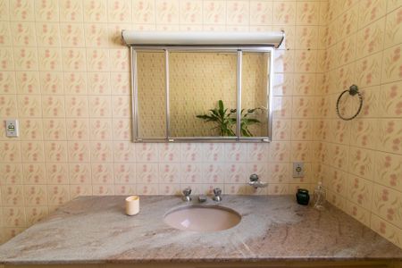 Apartamento à venda com 108m², 3 quartos e sem vagaBanheiro