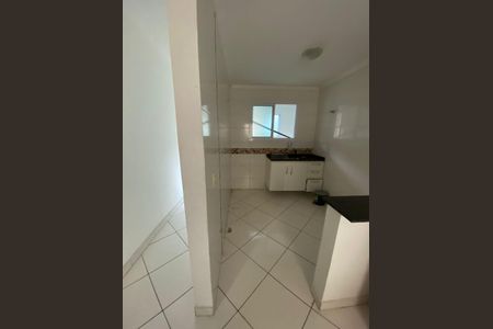 Cozinha de apartamento para alugar com 2 quartos, 55m² em Cidade Ocian, Praia Grande