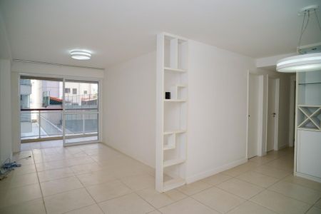 Sala de apartamento à venda com 3 quartos, 115m² em Icaraí, Niterói