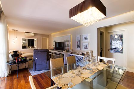 Sala de apartamento à venda com 3 quartos, 132m² em Água Branca, São Paulo