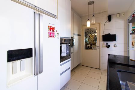 Apartamento à venda com 132m², 3 quartos e 2 vagas Apartamento à venda com 132m², 3 quartos e 2 vagasCozinha
