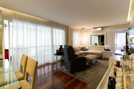 Sala de apartamento à venda com 3 quartos, 132m² em Água Branca, São Paulo