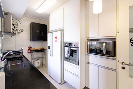 Apartamento à venda com 132m², 3 quartos e 2 vagas Apartamento à venda com 132m², 3 quartos e 2 vagasCozinha