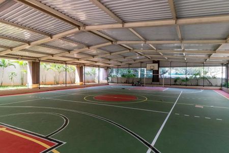 Apartamento à venda com 132m², 3 quartos e 2 vagas Apartamento à venda com 132m², 3 quartos e 2 vagasÁrea comum - Quadra Esportiva