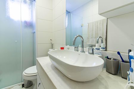 Apartamento à venda com 132m², 3 quartos e 2 vagas Apartamento à venda com 132m², 3 quartos e 2 vagasBanheiro Social
