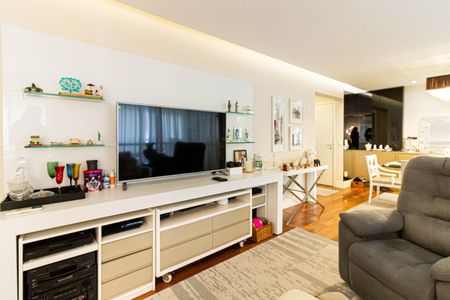 Apartamento à venda com 132m², 3 quartos e 2 vagas Apartamento à venda com 132m², 3 quartos e 2 vagasSala