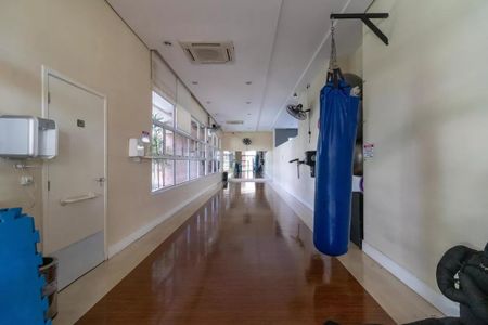 Apartamento à venda com 132m², 3 quartos e 2 vagas Apartamento à venda com 132m², 3 quartos e 2 vagasÁrea comum - Academia
