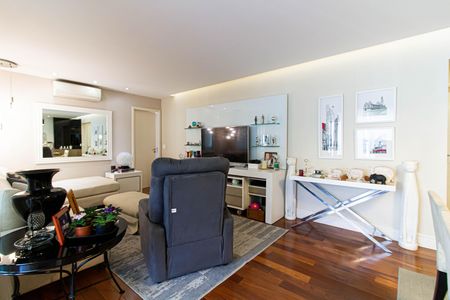 Apartamento à venda com 132m², 3 quartos e 2 vagas Apartamento à venda com 132m², 3 quartos e 2 vagasSala