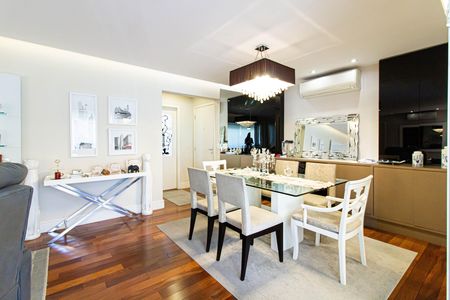 Apartamento à venda com 132m², 3 quartos e 2 vagas Apartamento à venda com 132m², 3 quartos e 2 vagasSala