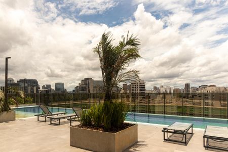 Studio à venda com 25m², 1 quarto e sem vagaÁrea comum - Piscina